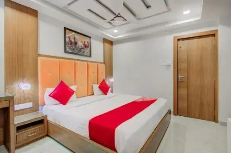 Hotel Devamrit by OYO Rooms