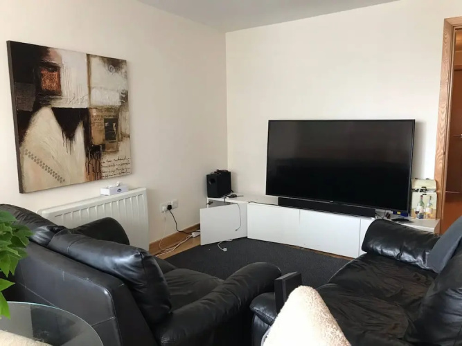 Spacious Ifsc 2 Bedroom Flat With Balcony