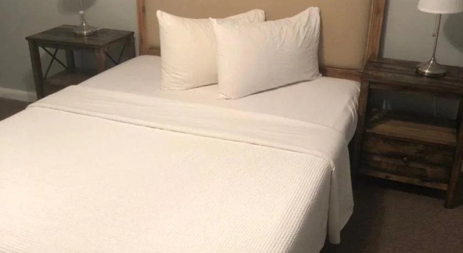 Surf n Sand Motel