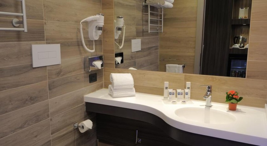 IH Hotels Milano Lorenteggio photo 21