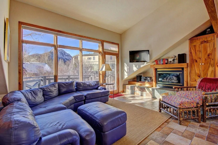 401 Creekside Townhome
