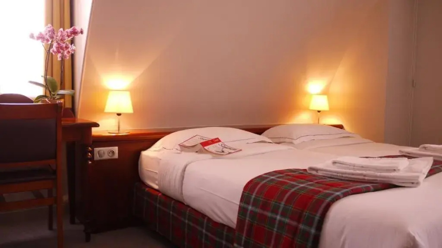 HotelHome Paris 16