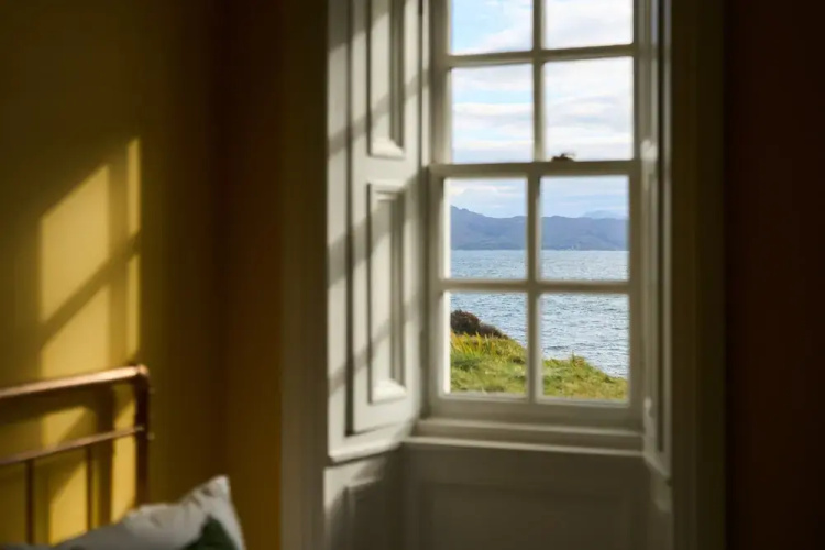 Eilean Sionnach Lighthouse Cottage