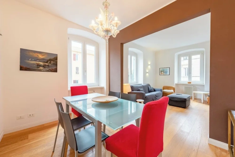 3 Bedrooms Apartment