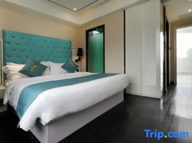 Standard Double room with view