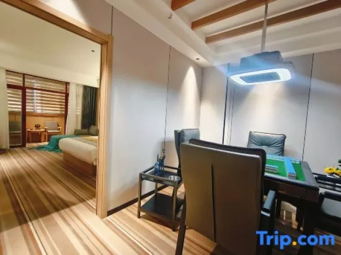 1 Bedroom Double Suite with balcony