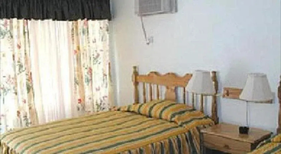 Bar-B-Barn Beach Hotel