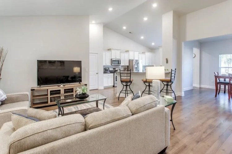 3 Bedrooms Cottage