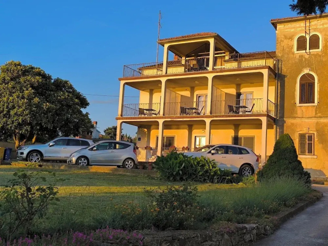 Rooms and Apartment Matika