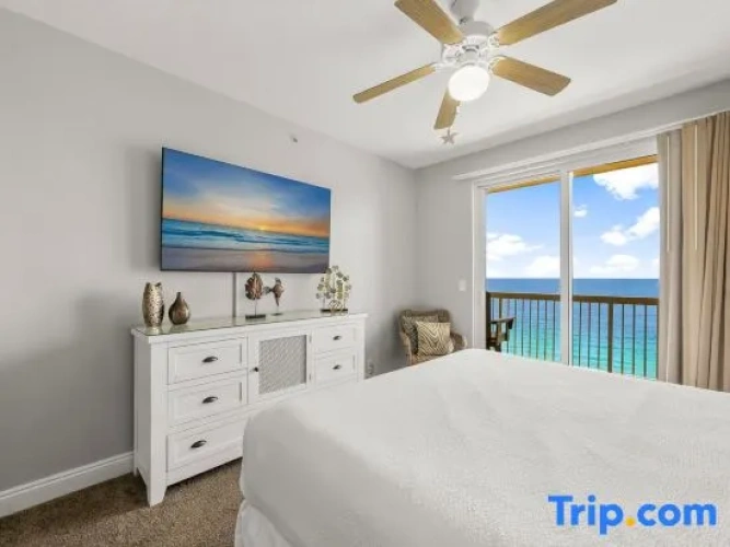 3 Bedrooms Apartment