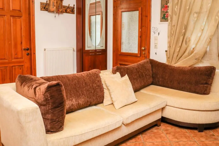 Antonia House