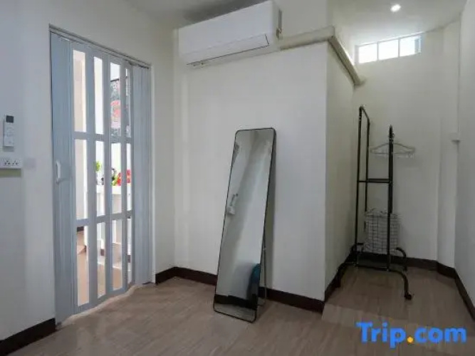 Room B - Baan ABC at 112