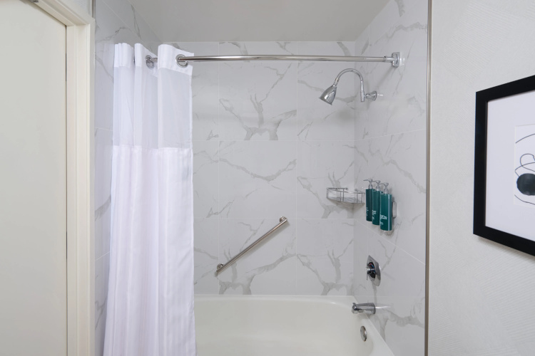 DoubleTree by Hilton Hotel Newark - Fremont photo 10