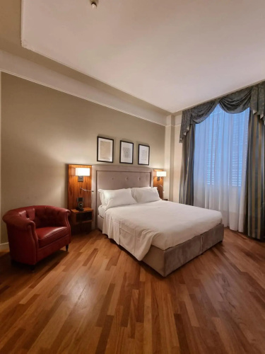 Hotel Embassy