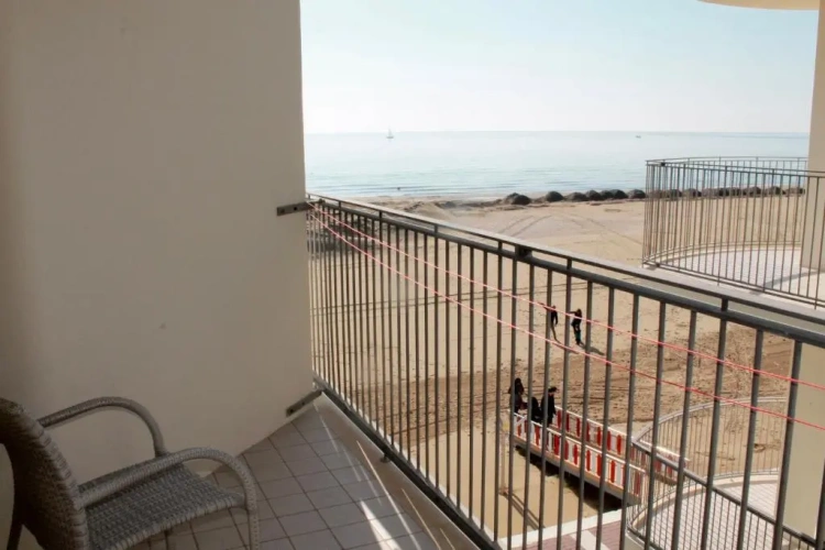 Standard Quadruple room with sea view