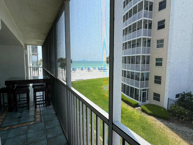 Beachfront Condo! Gulf View From All Rooms, Pool, Chairs Provided
