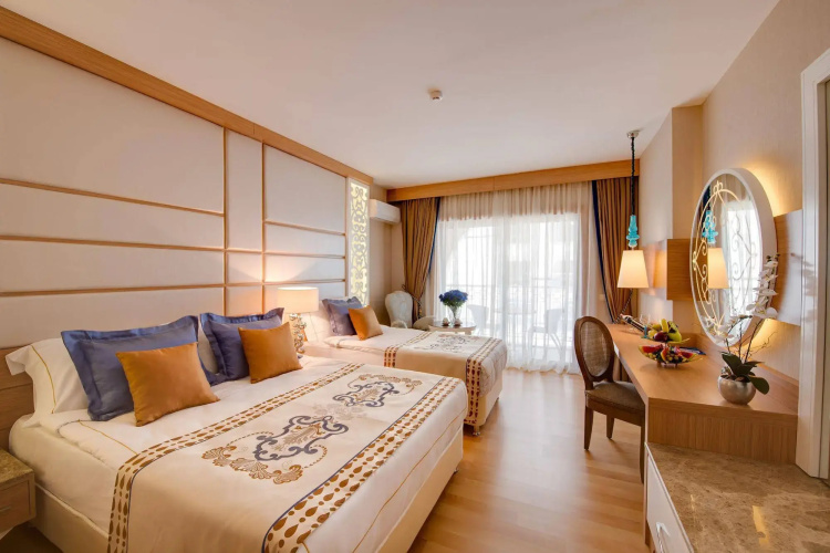 Quattro Beach Spa & Resort Hotel