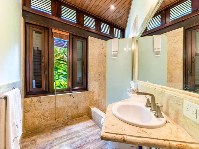 Sunny Vacation Villa 56