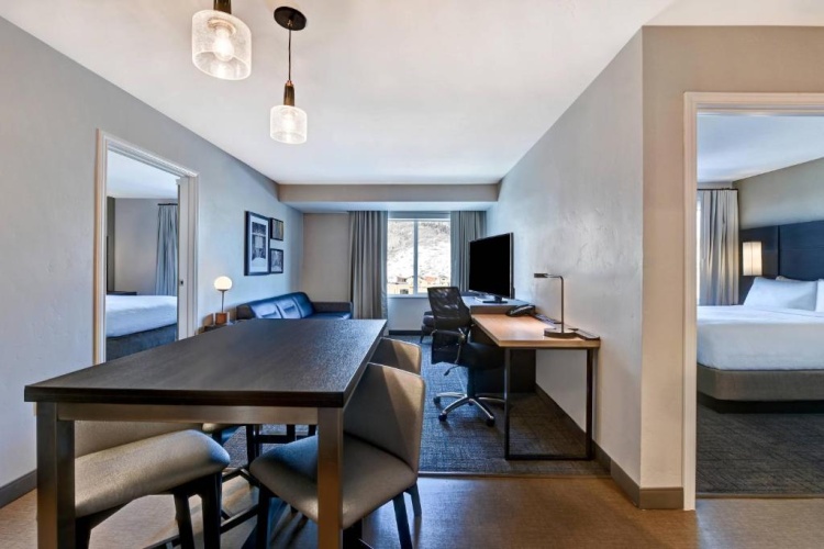 2 Bedrooms Suite