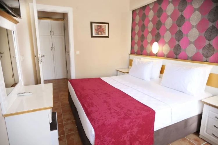 Deluxe Quadruple room with balcony