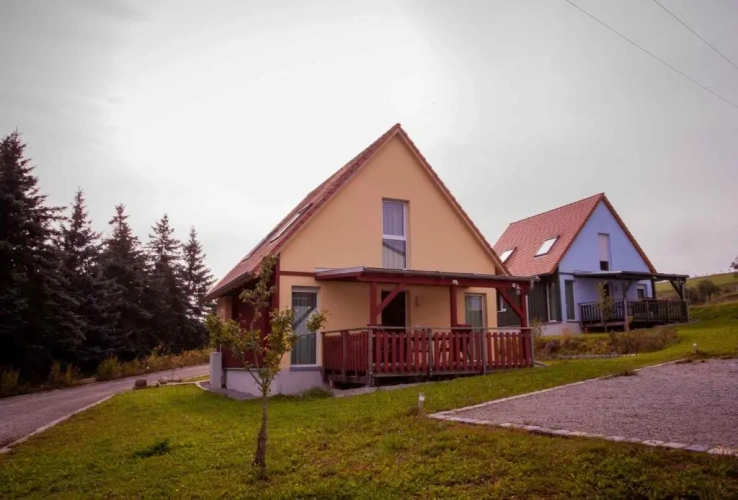 Twin Cottage