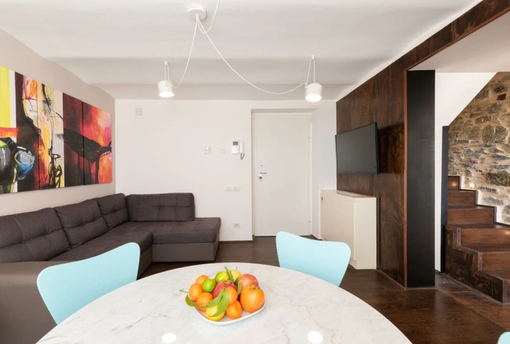 2 Bedrooms Apartment