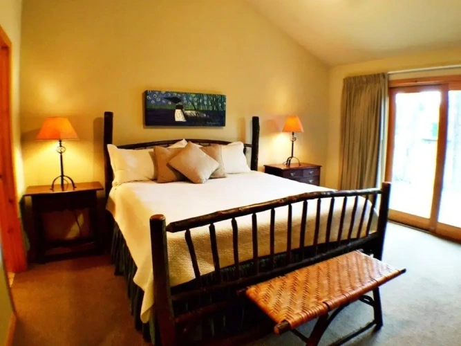 1 Bedroom Deluxe Suite with lake view