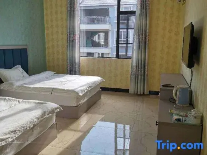Mengzi Huaxi Hotel