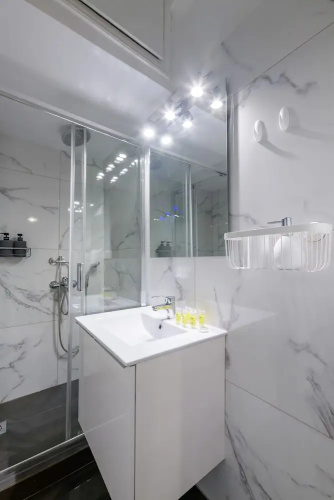Fully Renovated Flat in Prime Location