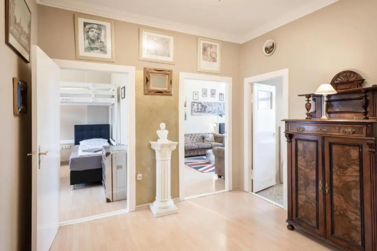 2 Bedrooms Apartment