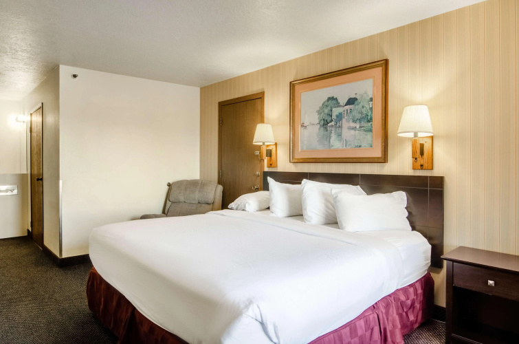 Americas Best Value Inn & Suites Ft. Collins E At I-25 - Fort Collins, CO