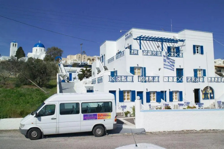 Margarita Hotel & Suites