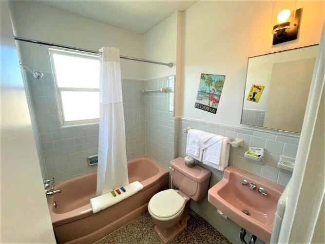 1 Bedroom Deluxe Suite with pool view