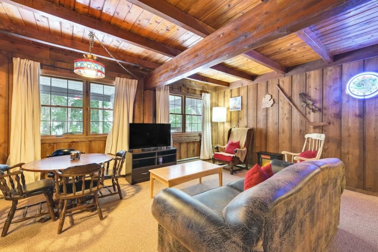 5 Bedrooms Cottage