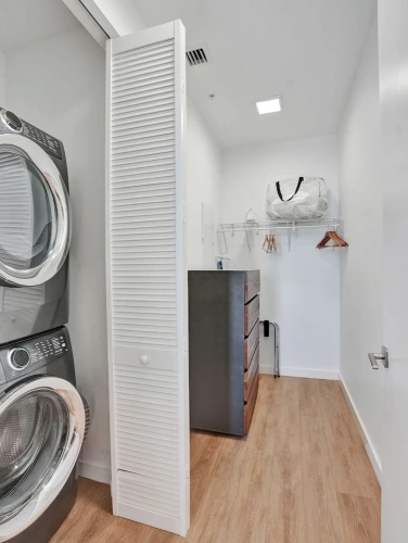 1 Bedroom Apartment with city view