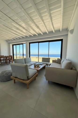 4 Bedrooms Villa