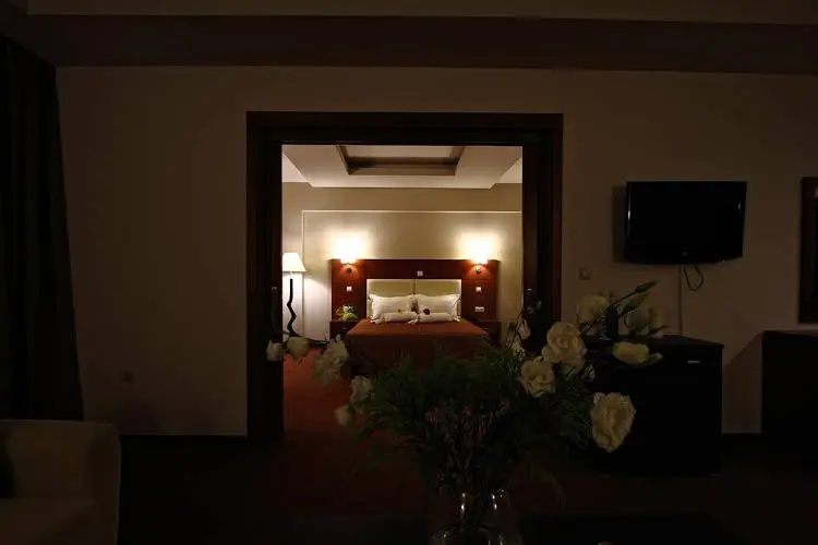 Siris Hotel