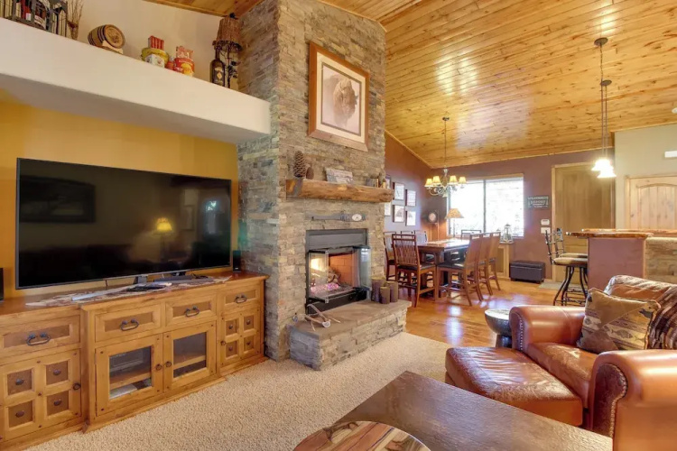 On-site Trails & Deck: Show Low Cabin!