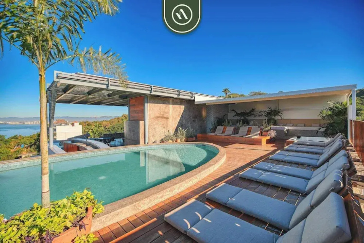 Ecofriendly 2BR Condo - Private Jacuzzi - Rooftop