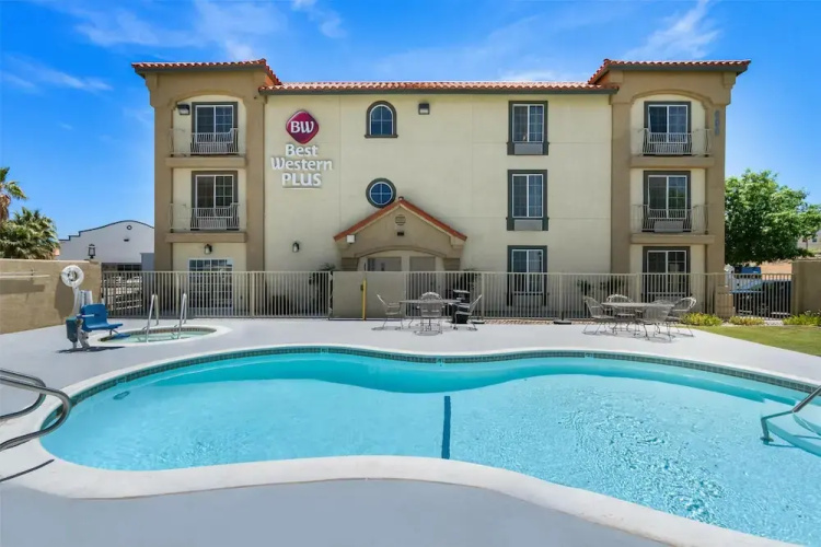Best Western Plus John Jay Inn & Suites