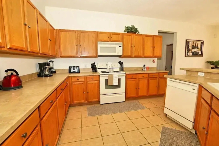 Windward Bay 4 bed / 3.5 bath home