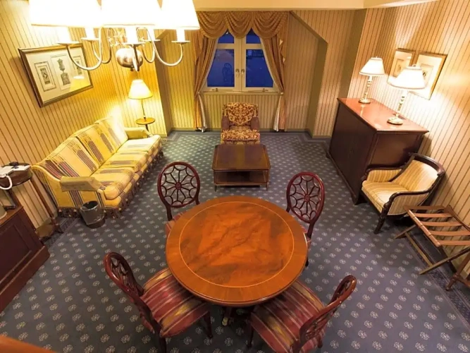Quadruple Suite