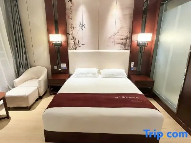 Standard Double room with city view