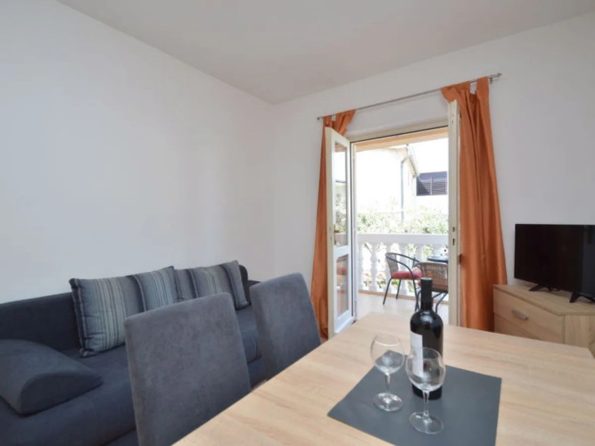 Apartment Mladen Paros 31201