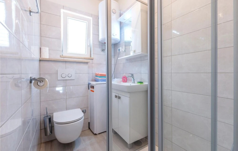 Stunning Apartment in Stobrec With Wifi