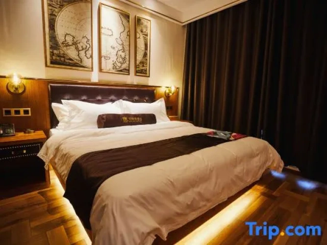 Premier Double room with city view