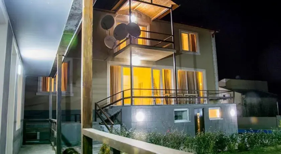 Hotel Hilltop