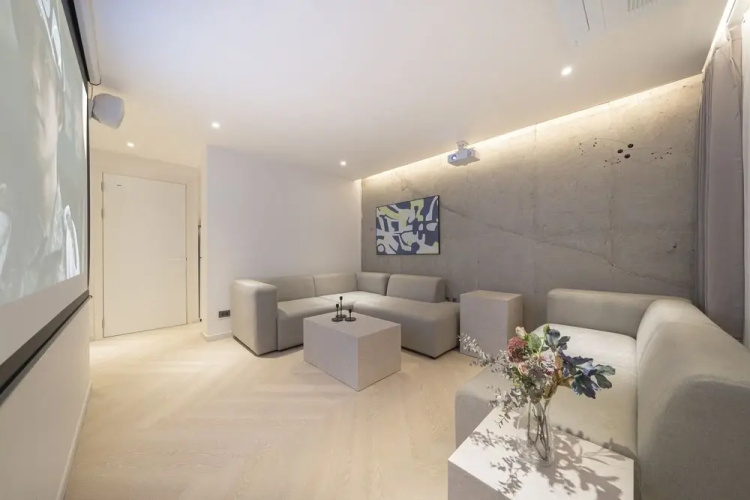 Croissant Hotel Guri by Anook