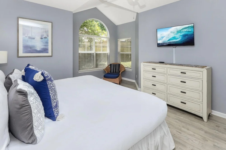Northshore 960/960A* (2G) - 3BR 3BA - (8)