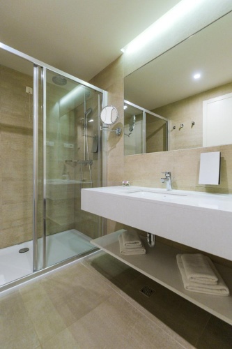 Studio with balcony and with pool view